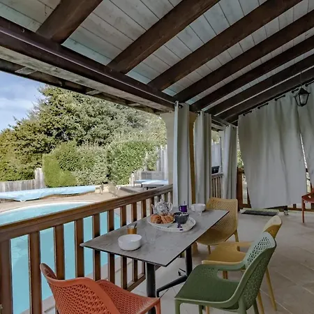 Charmante A Avec Piscine Privee
