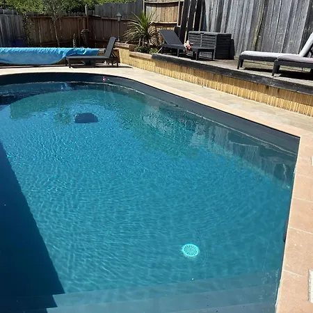 Charmante A Avec Piscine Privee